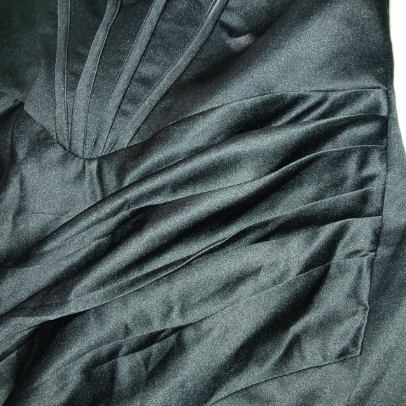 Cocomelody Elegant Black  Sleeveless Maxi Dress - Picture 4 of 11